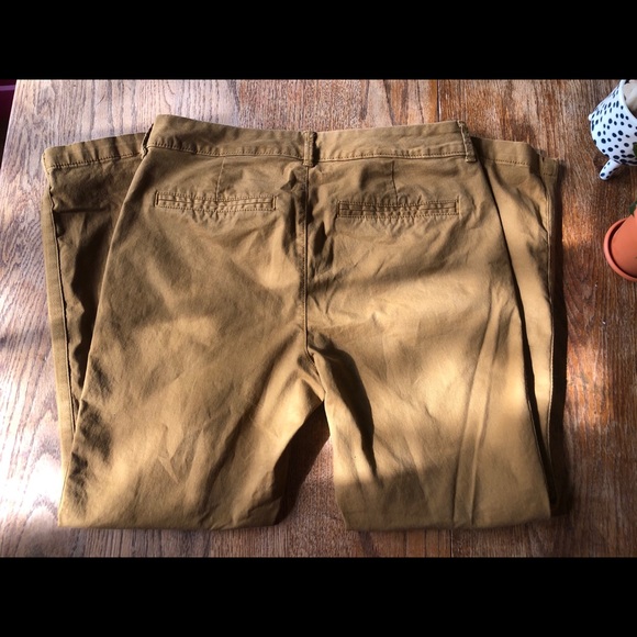 Old Navy Pixie Khakis - Picture 3 of 6
